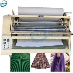 Fabric pleating machine